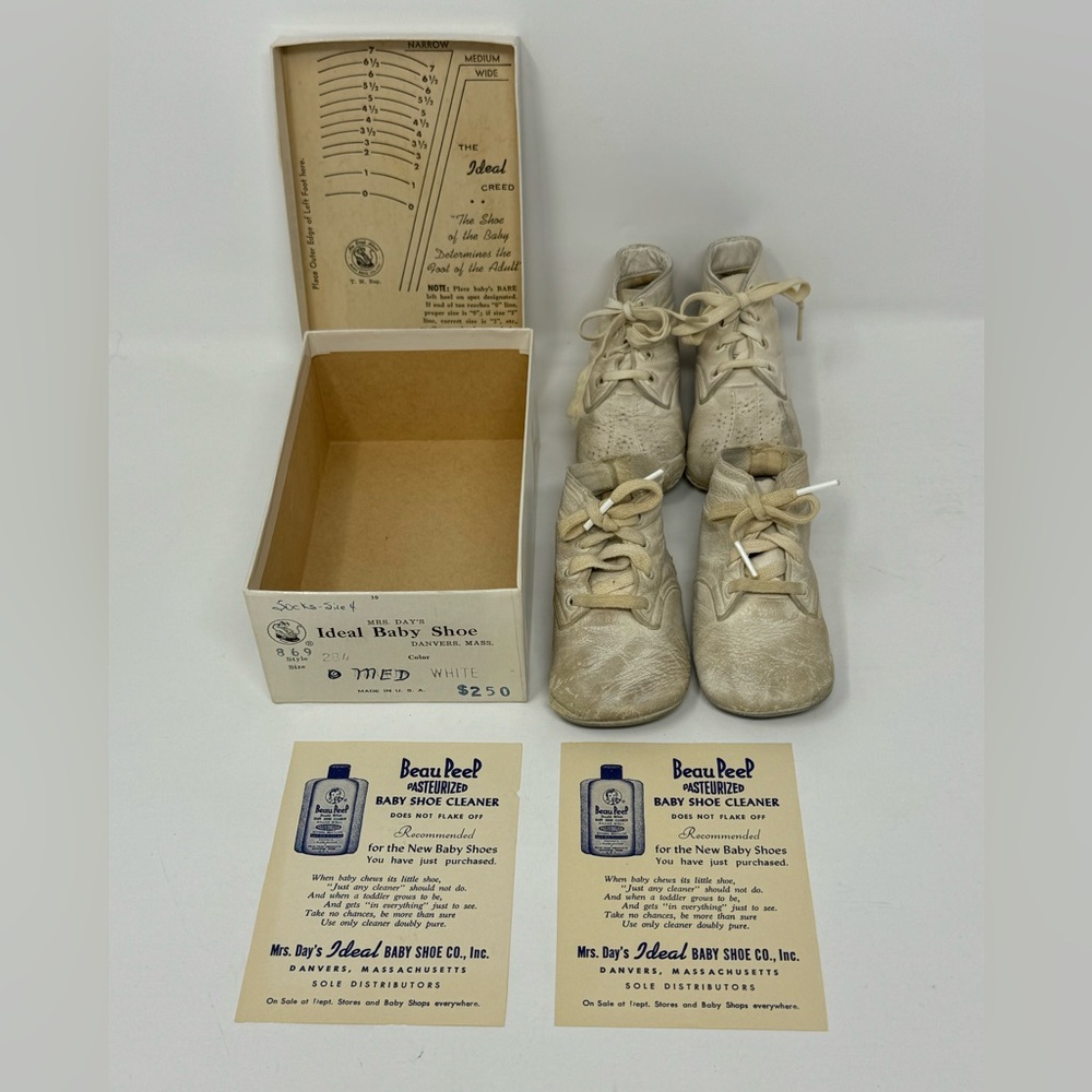 Vintage Mrs. Day’s Ideal Baby Crib Shoes 2 Pair White Style #284 USA Sz Med A0